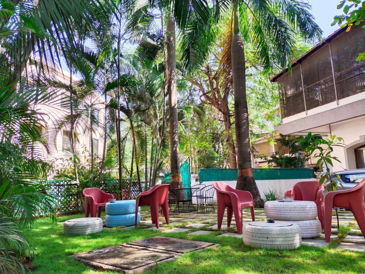 Hostel Lifespace- Twin Bungalow With Pods, Bunks, Private Rooms, Cowork & Cafe Pune Eksteriør billede