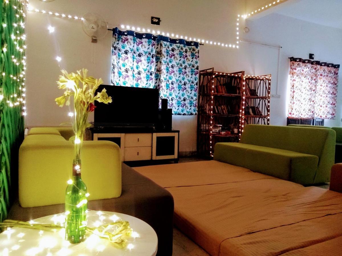 Hostel Lifespace- Twin Bungalow With Pods, Bunks, Private Rooms, Cowork & Cafe Pune Eksteriør billede