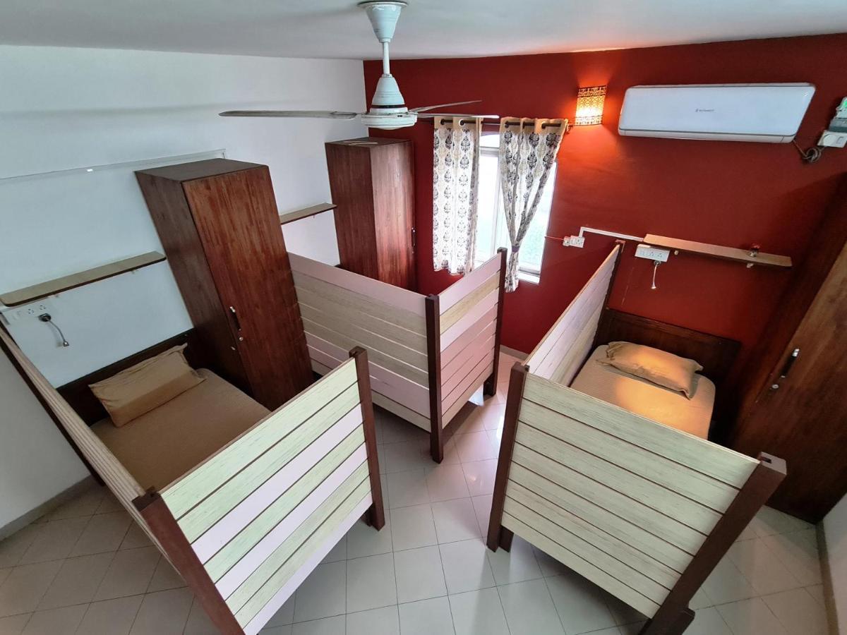 Hostel Lifespace- Twin Bungalow With Pods, Bunks, Private Rooms, Cowork & Cafe Pune Eksteriør billede
