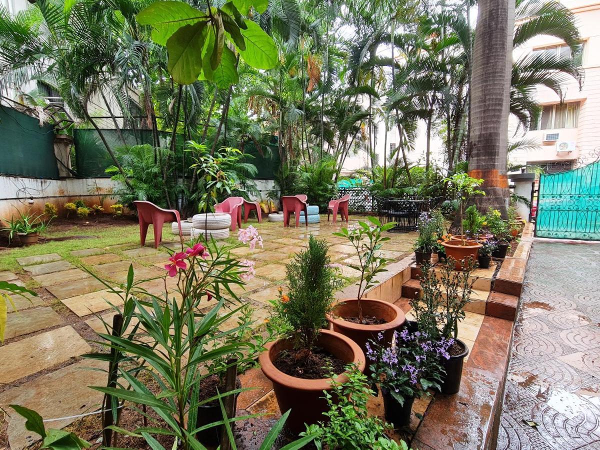 Hostel Lifespace- Twin Bungalow With Pods, Bunks, Private Rooms, Cowork & Cafe Pune Eksteriør billede