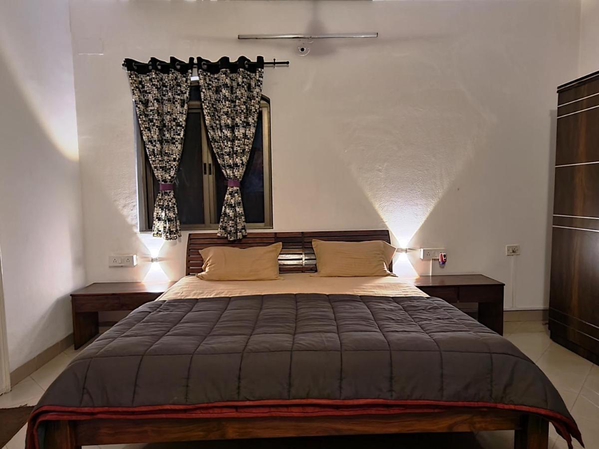 Hostel Lifespace- Twin Bungalow With Pods, Bunks, Private Rooms, Cowork & Cafe Pune Eksteriør billede