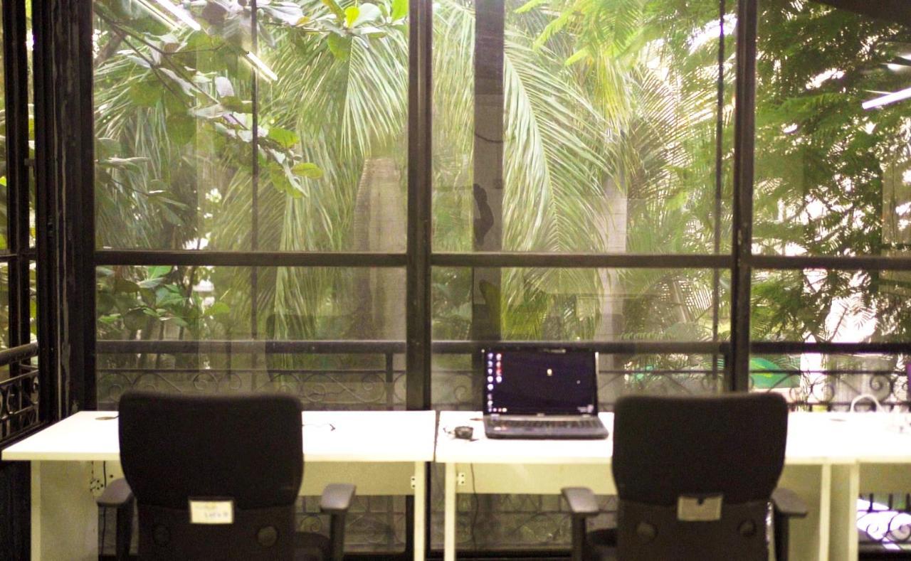 Hostel Lifespace- Twin Bungalow With Pods, Bunks, Private Rooms, Cowork & Cafe Pune Eksteriør billede