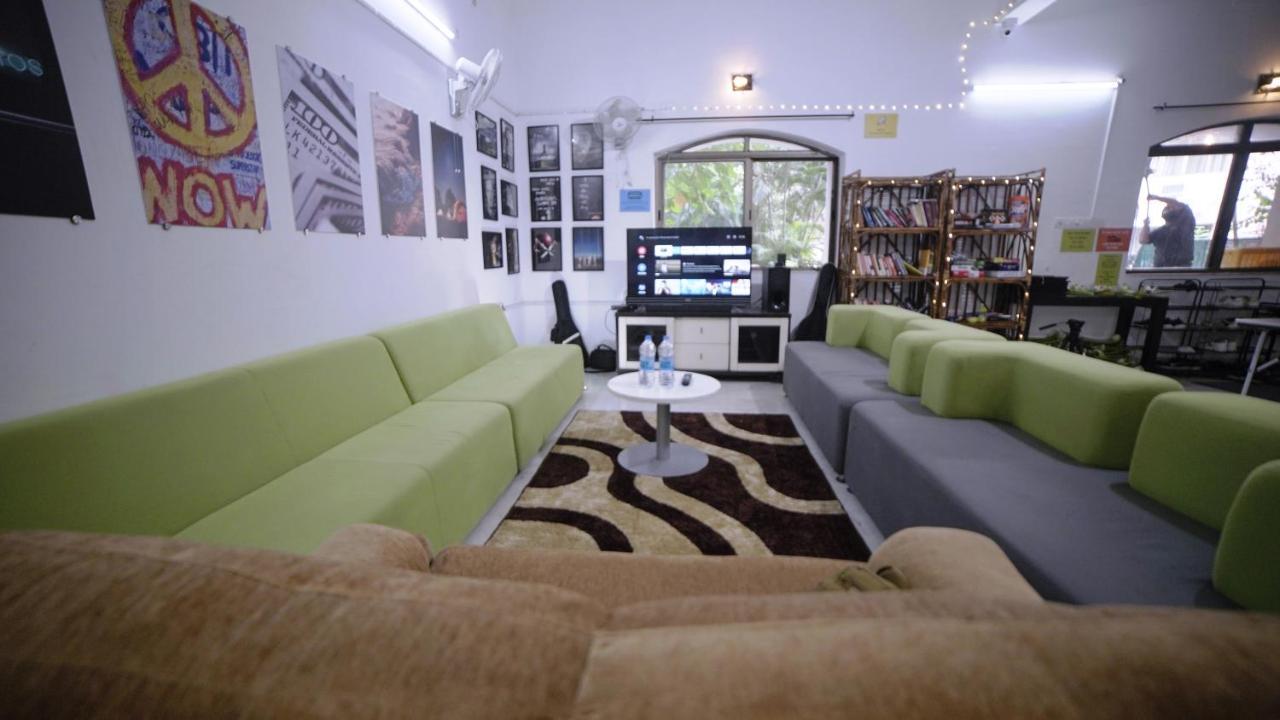 Hostel Lifespace- Twin Bungalow With Pods, Bunks, Private Rooms, Cowork & Cafe Pune Eksteriør billede
