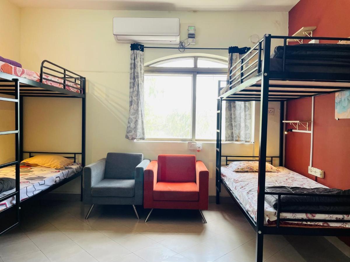 Hostel Lifespace- Twin Bungalow With Pods, Bunks, Private Rooms, Cowork & Cafe Pune Eksteriør billede