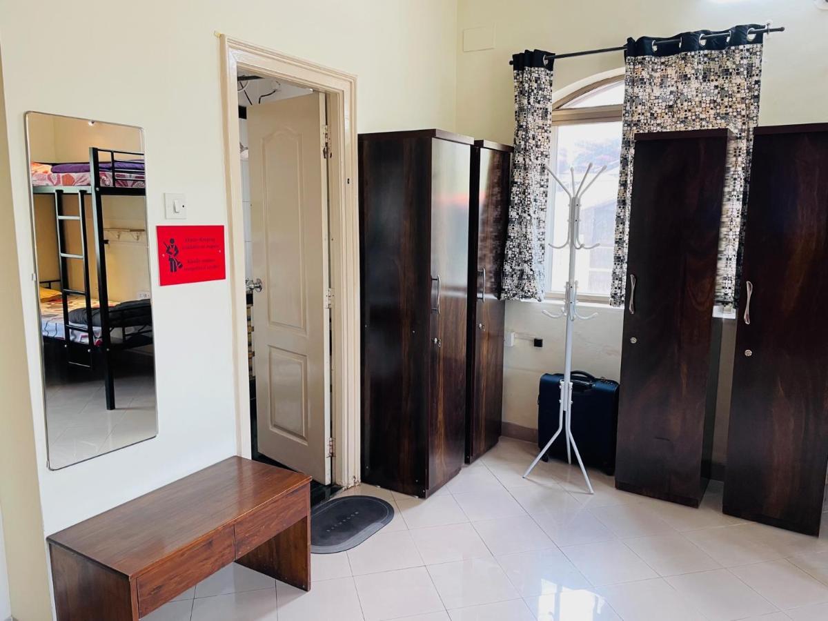 Hostel Lifespace- Twin Bungalow With Pods, Bunks, Private Rooms, Cowork & Cafe Pune Eksteriør billede