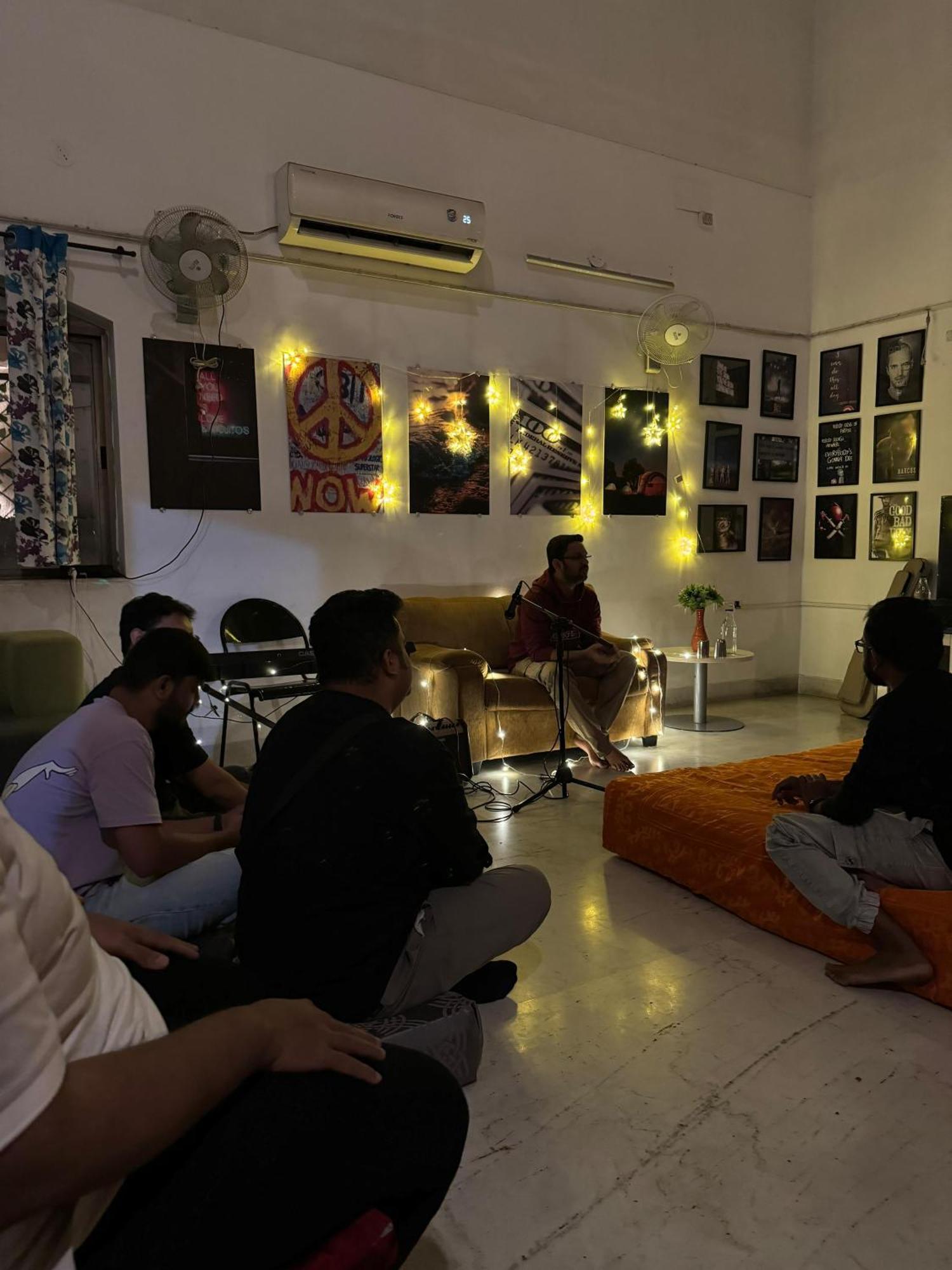 Hostel Lifespace- Twin Bungalow With Pods, Bunks, Private Rooms, Cowork & Cafe Pune Eksteriør billede